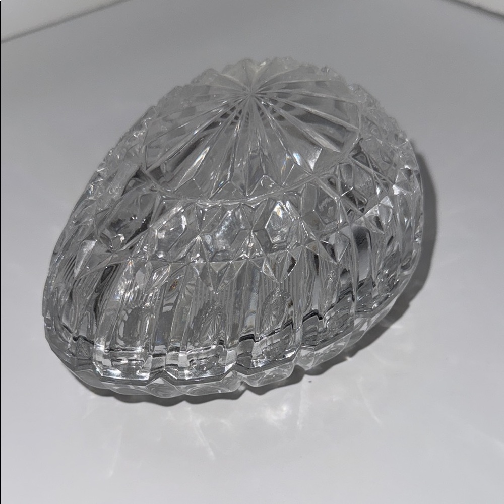 Elegant Crystal Decorative Egg